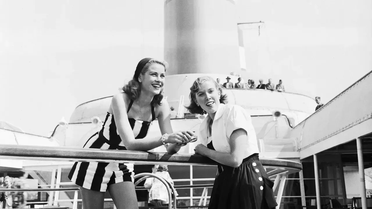 21 Instantáneas Cautivadoras de Grace Kelly en Verano