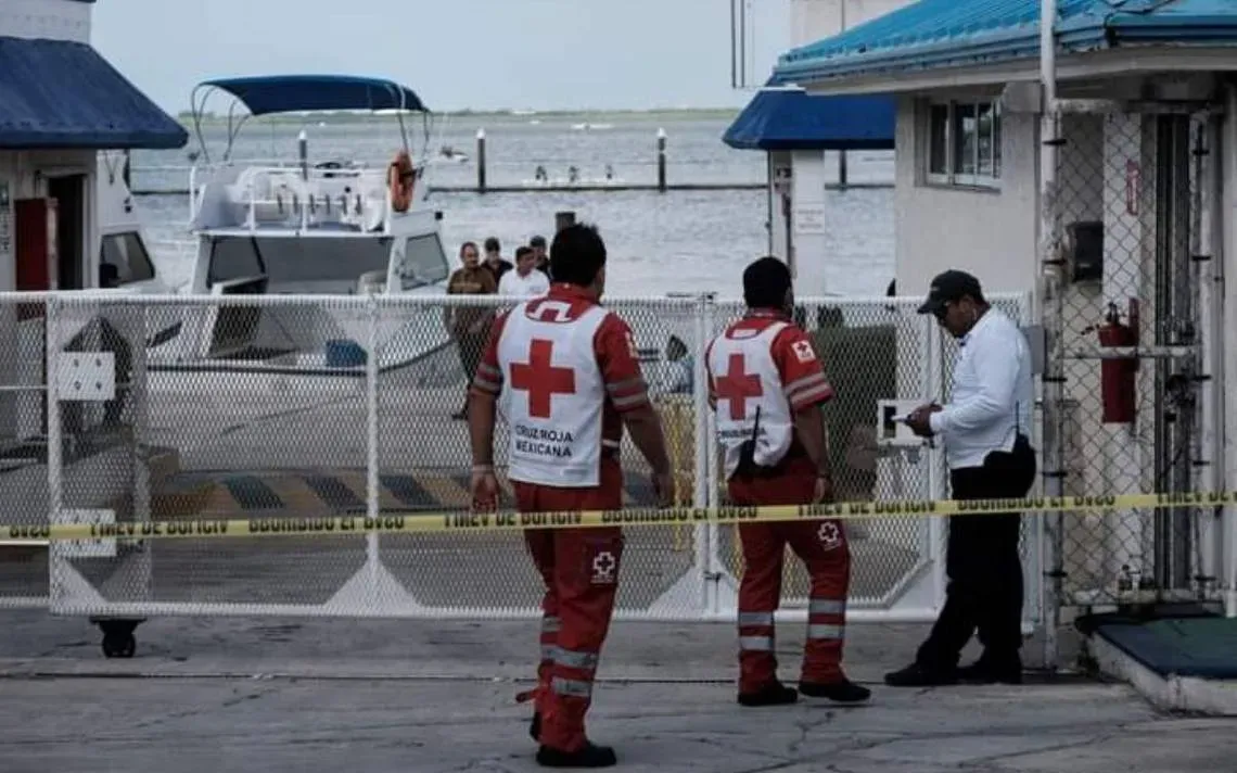 Accidente de embarcación deja a personas fallecidas y heridas en Cancún