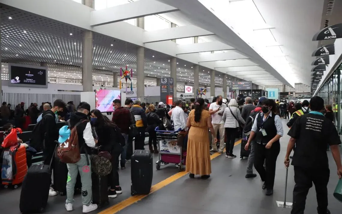 Aeroméxico modifica operaciones y vuelos por contagios de covid entre su personal