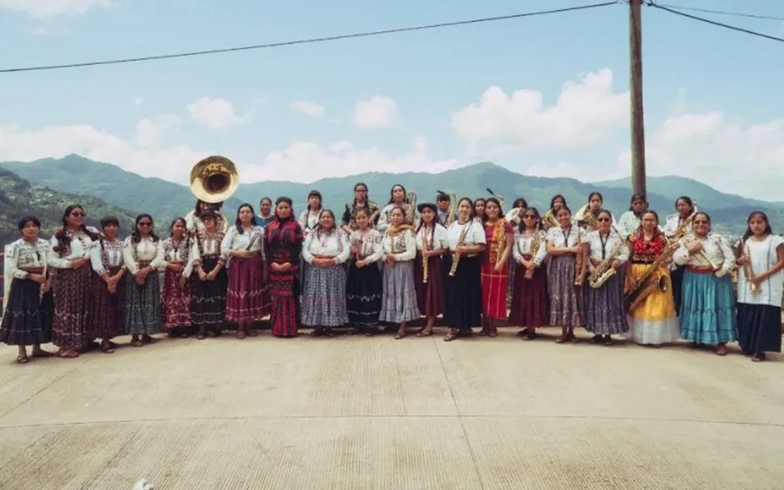 Alejandra Robles, La Morena, ofrece gala en la Guelaguetza