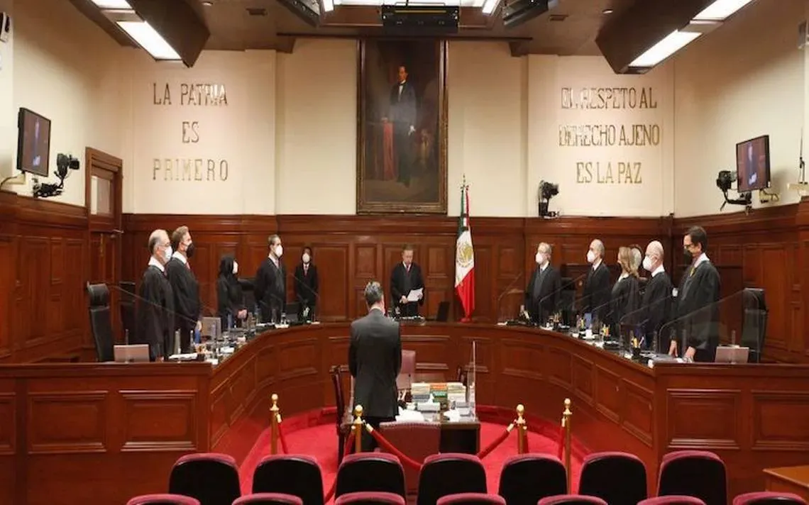 ¿AMLO invadió o no la división de poderes?