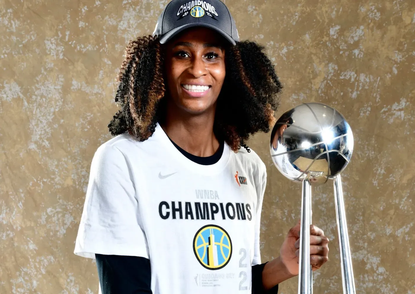 Astou Ndour, culminó el domingo en Chicago uno de los grandes sueños