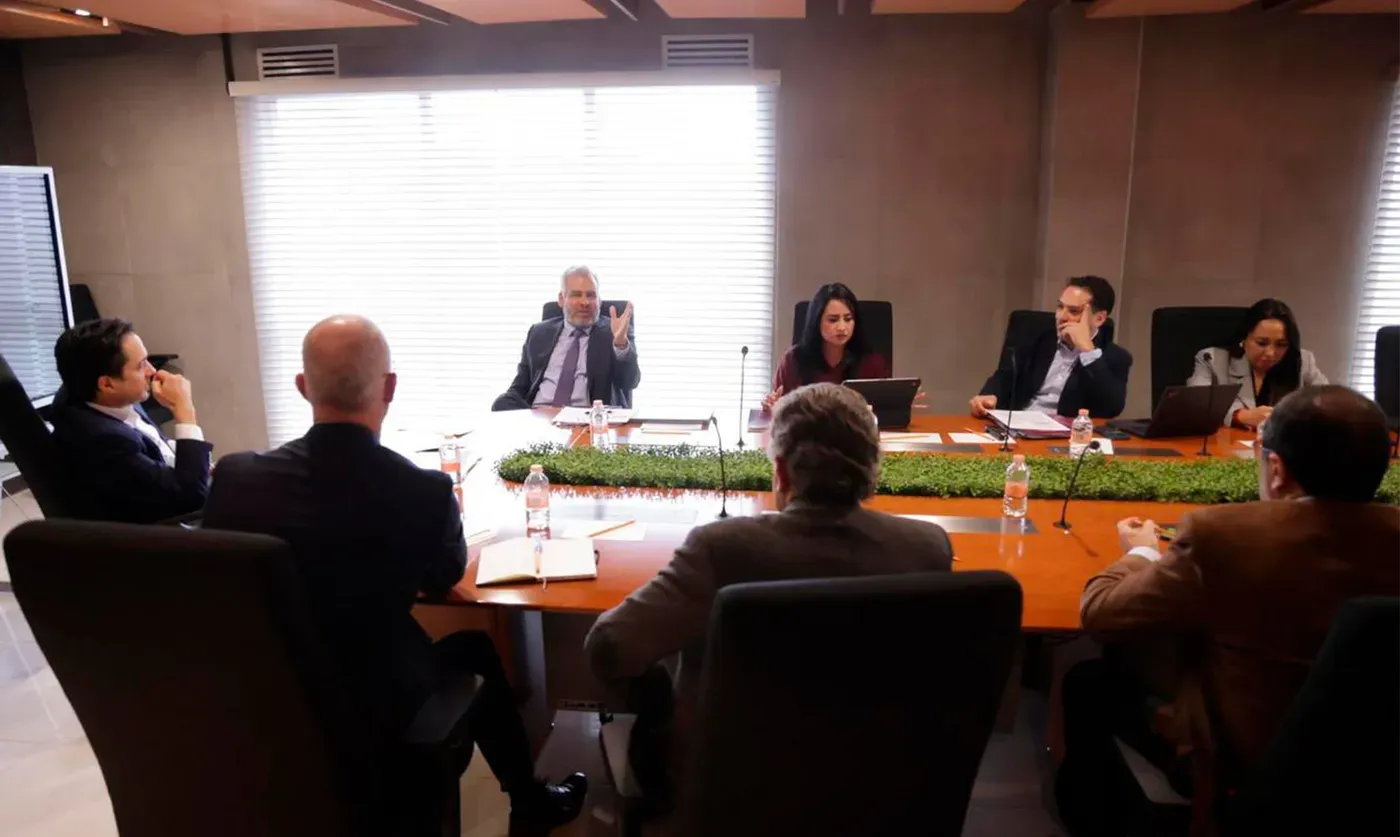 Bedolla Presenta Inversión Metrobús a BANOBRAS