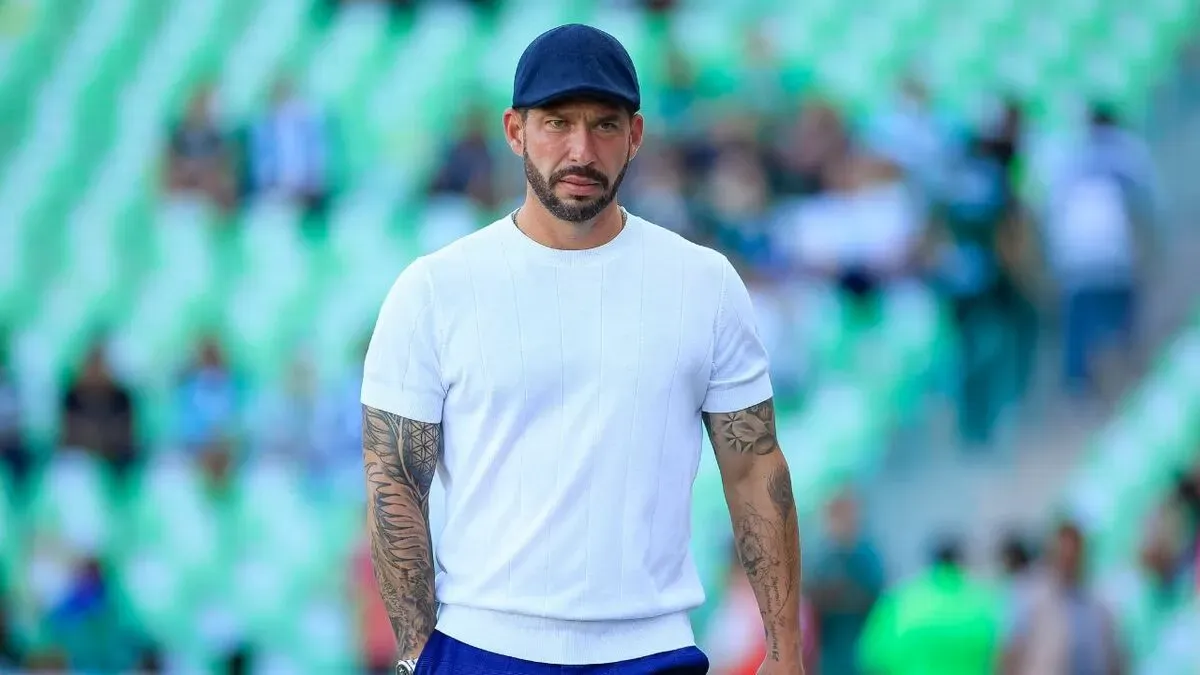 Benjamín Mora asumirá mando en China.
