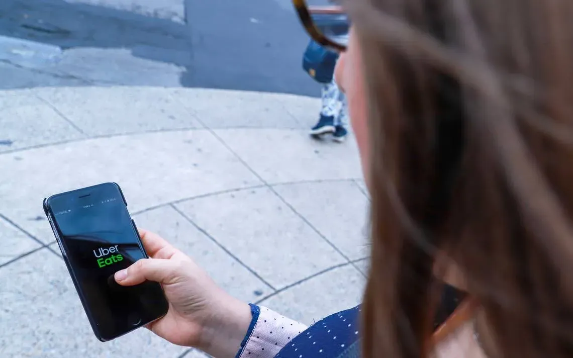 CDMX: Nuevo impuesto del 2% a apps de delivery, perjudicará a repartidores