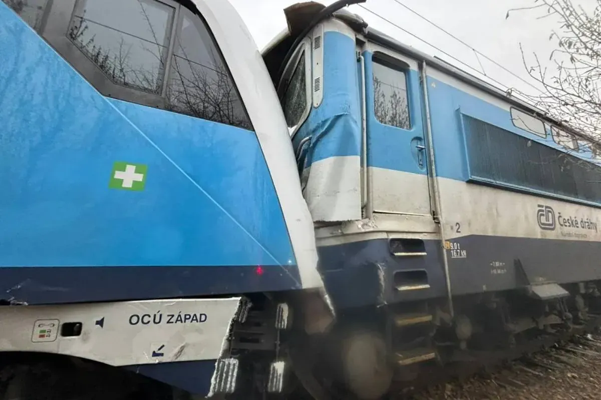 Colisión de trenes en Chequia deja heridos