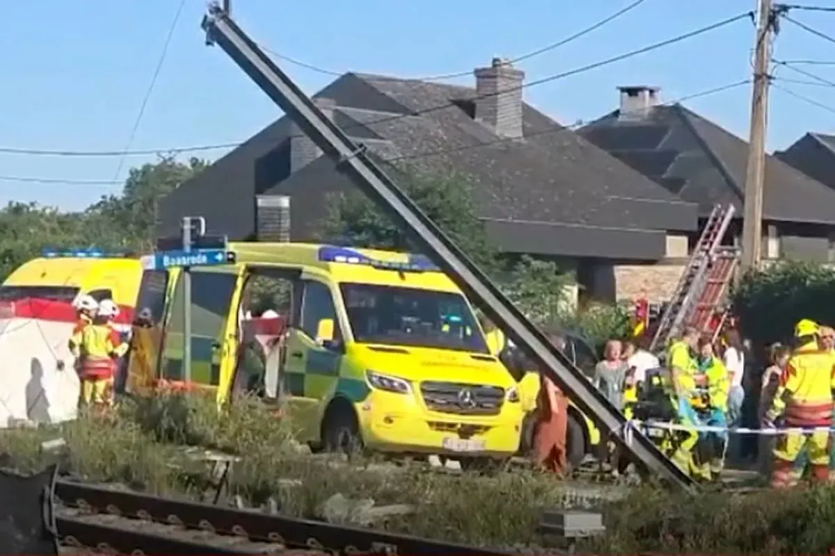 Colisión entre autobús escolar y tren en Bélgica