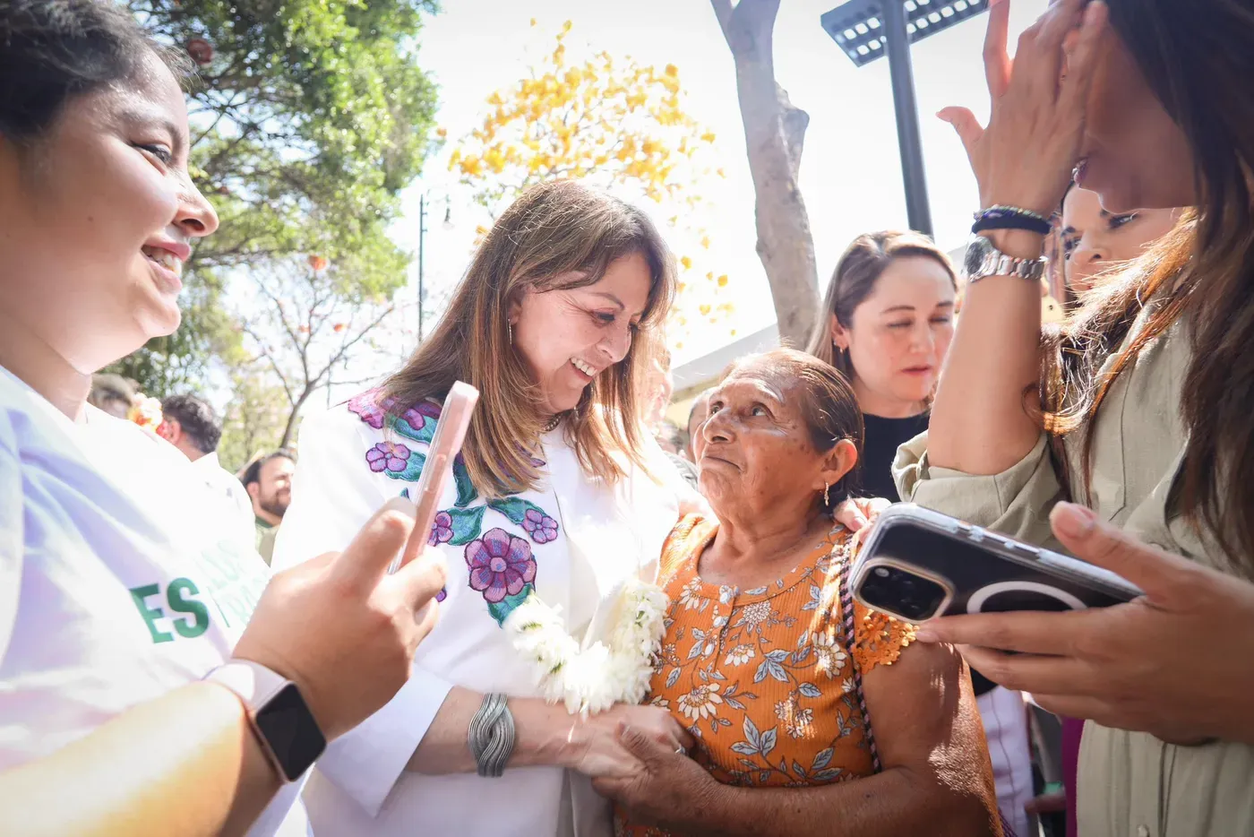 Con el respaldo del Gobierno Federal, la gobernadora de Morelos rinde cuentas ante miles de ciudadanos en Cuernavaca