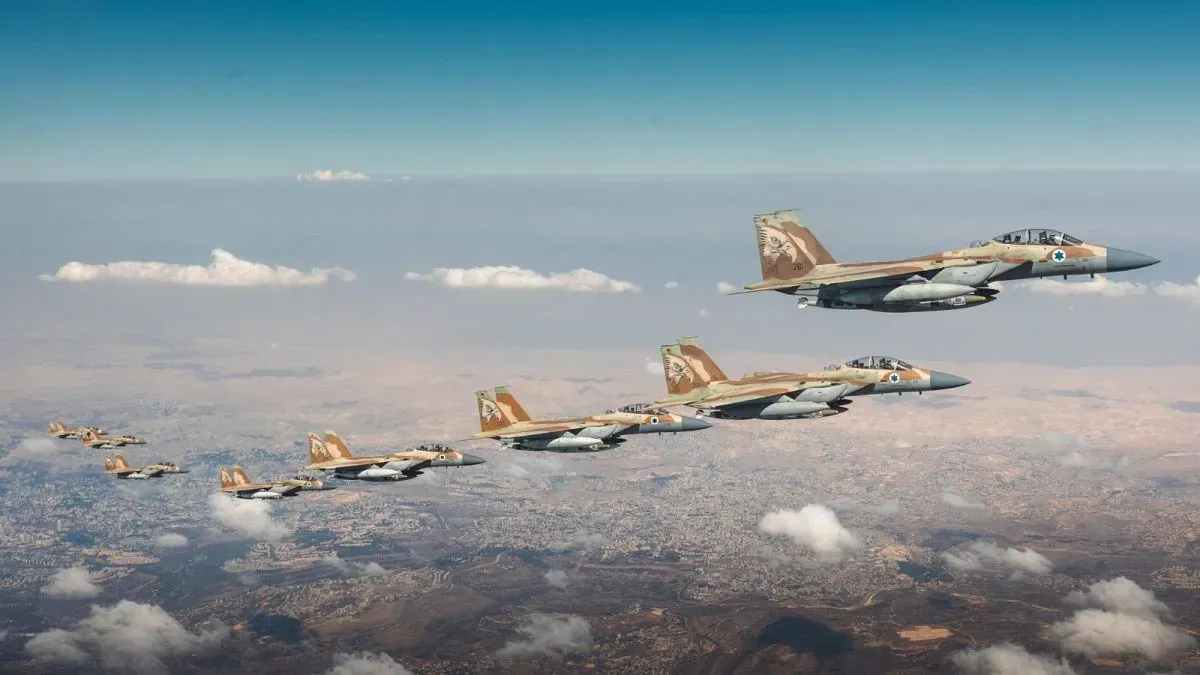 ¿De qué manera los cazas israelíes alcanzaron Teherán?