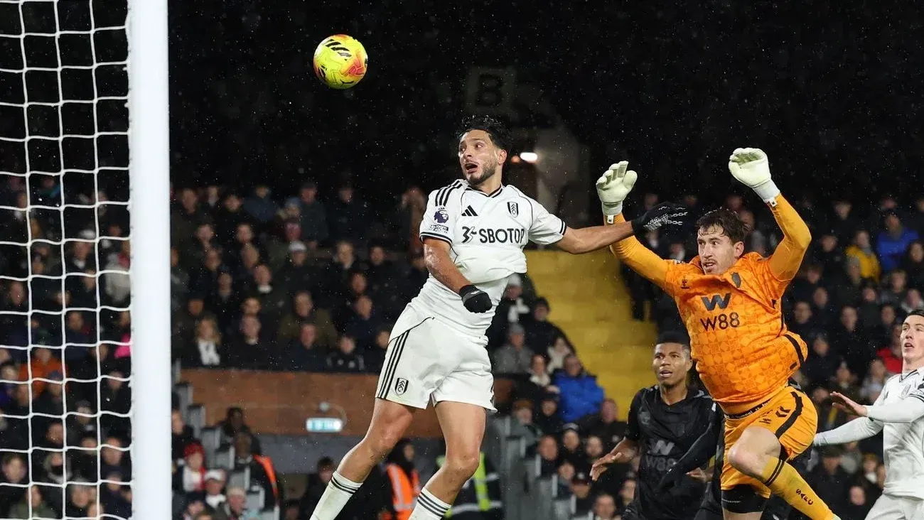 ¡Deja huella! Raúl Jiménez anota en triunfo del Fulham.