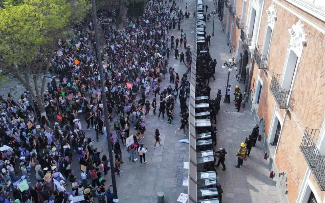 Deriva en violencia la marcha de mujeres en Tlaxcala y Chihuahua