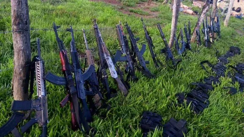 Detienen con arsenal a 37 integrantes del CJNG en Ciudad Hidalgo, Michoacan