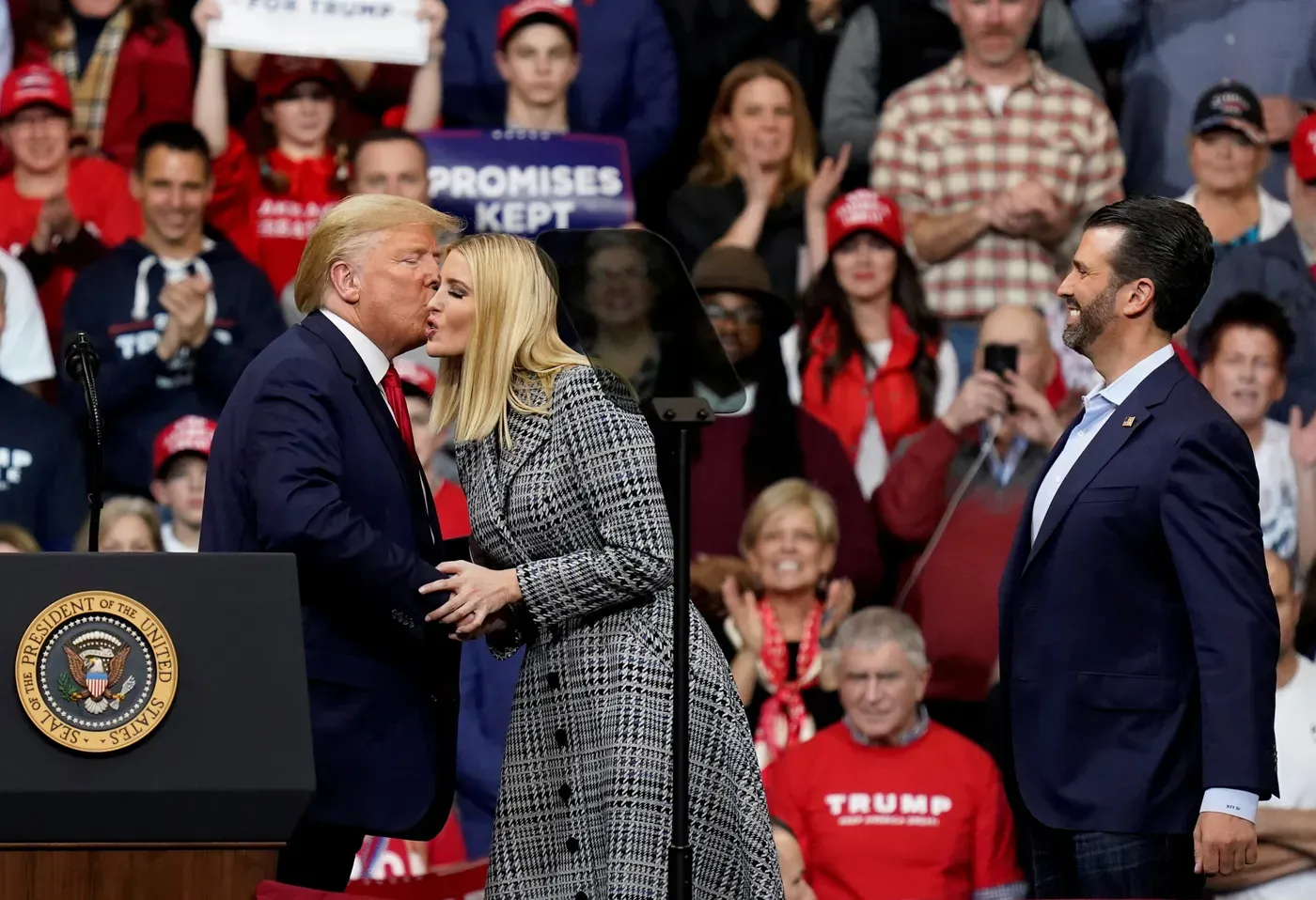 Donald Trump y dos de sus hijos están obligados a testificar bajo juramento sobre sus negocios