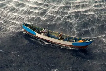 El Hierro: Un cayuco sin rumbo, víveres ni gasolina