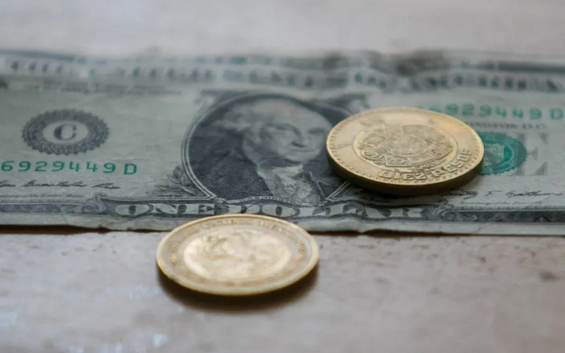 El peso mexicano se apreciaba por segunda sesión ante un nuevo declive del dólar