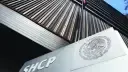El peso se deprecia ante el dólar.