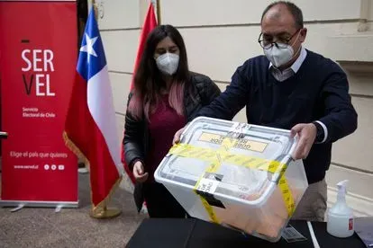 Elecciones Chile: Chile inicia un cambio de era con la elección de los redactores de una nueva Constitución