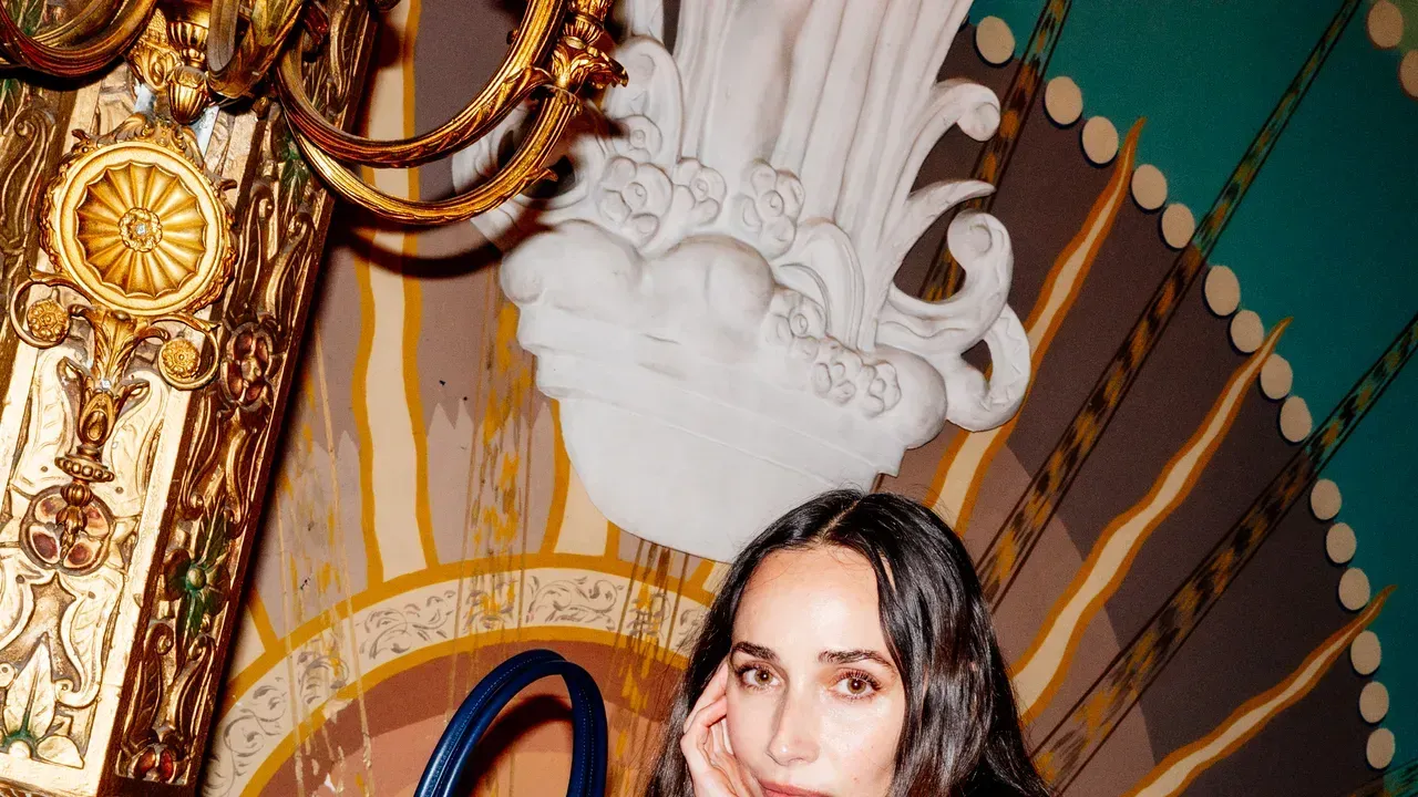 En el Universo de Louboutin, la Cena es Espectáculo.