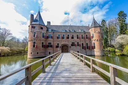 En nombre del rey Guillermo, refugiados ucranianos podrán alojarse en un castillo
