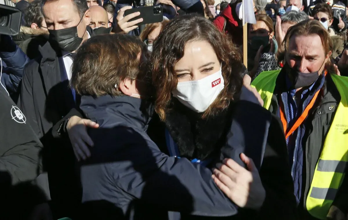 En plena guerra de los dos líderes por controlar el PP de Madrid
