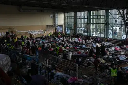 Europa gestiona la llegada de refugiados con alojamiento, permisos de trabajo y educación