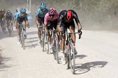 Giro de Italia: Egan Bernal sigue dando duro también de rosa