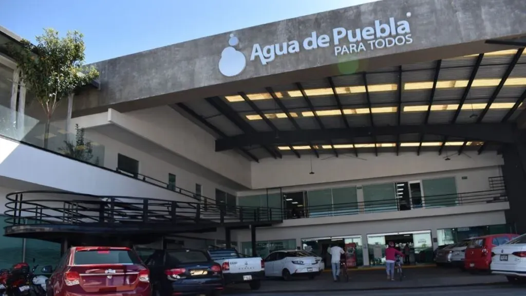 Gobernador confirma tratos de Manila Water por Agua de Puebla