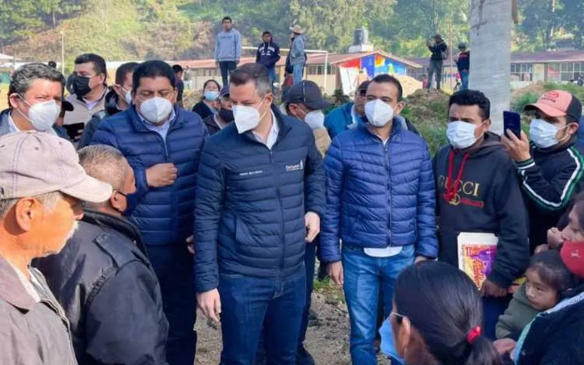 Gobernador de Oaxaca promete solución en tierras de Santiago Textitlán