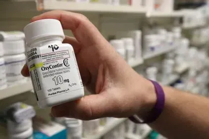Grandes farmacéuticas anuncian un acuerdo de 26.000 millones para zanjar los pleitos sobre opioides en Estados Unidos