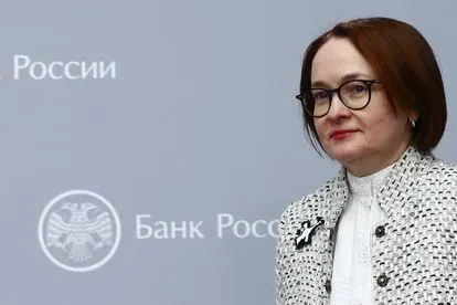 Grave crisis económica en Rusia, advierte el Banco Central
