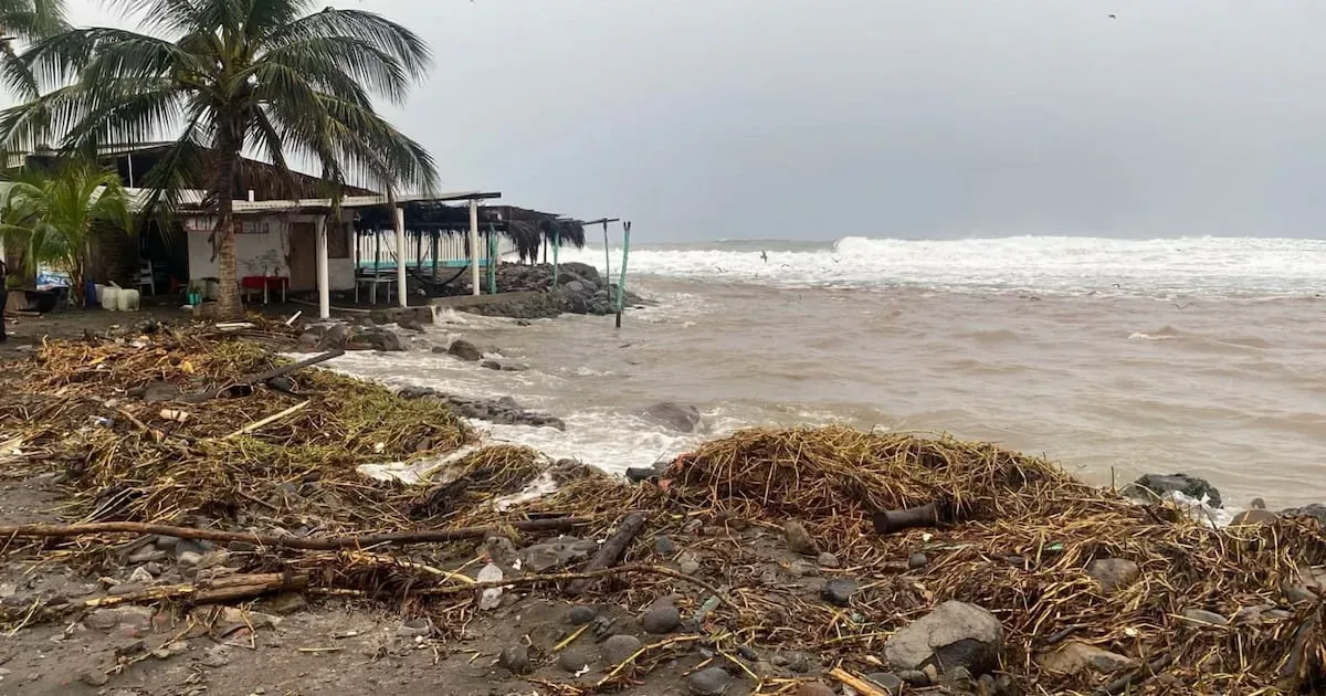 ¿Hay ‘chance’ de que tormenta ‘Simón’ y huracán ‘Trudy’ se fusionen frente a México? Esto dijo el SMN