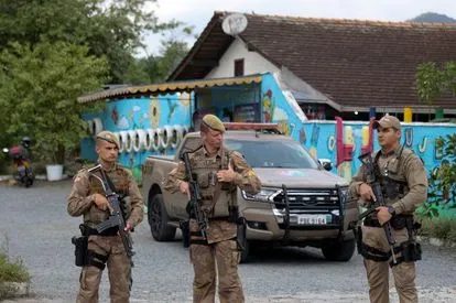 Intenta Brasil frenar matanzas en escuelas