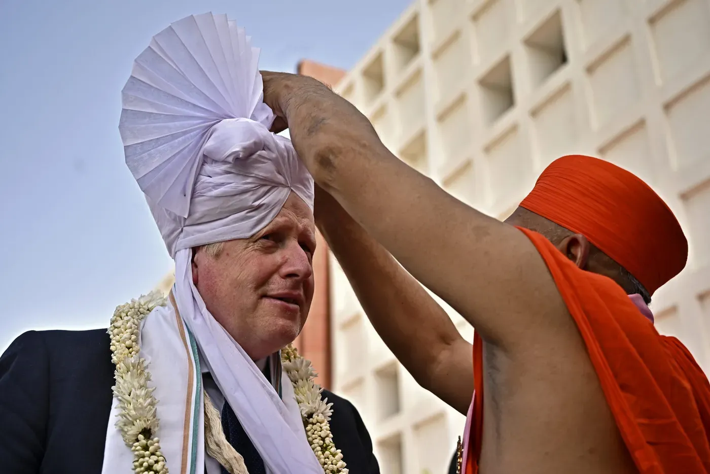 Investigan por desacato al primer ministro de Reino Unido, Boris Jonson