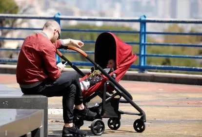 Italia: Ya no asignarán en automático el apellido paterno