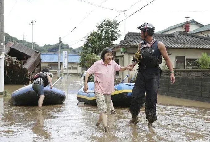 Japón: Recomienda evacuación no obligatoria a más de 200 mil personas debido a fuertes lluvias