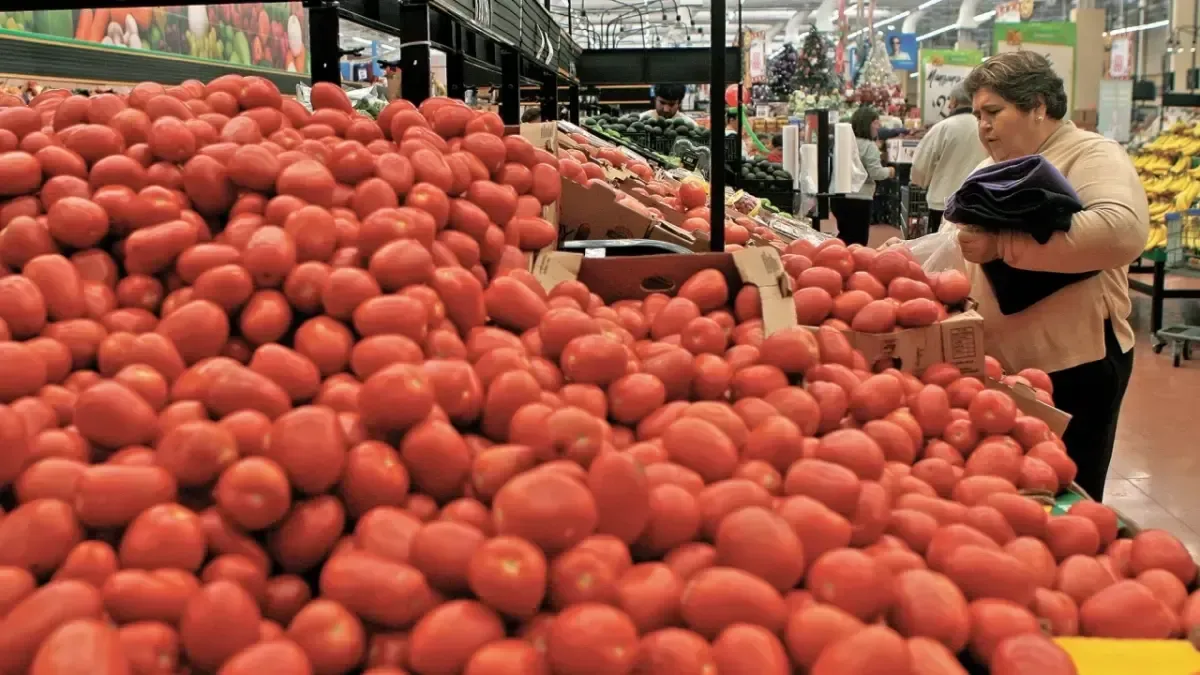 Jitomate aumenta hasta 180% en México