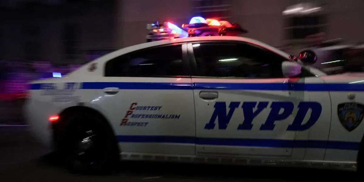 Joven hiere a tres en Times Square.