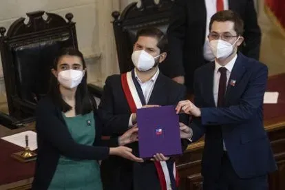 La entrega de la nueva Constitución sella el inicio de una nueva era en Chile