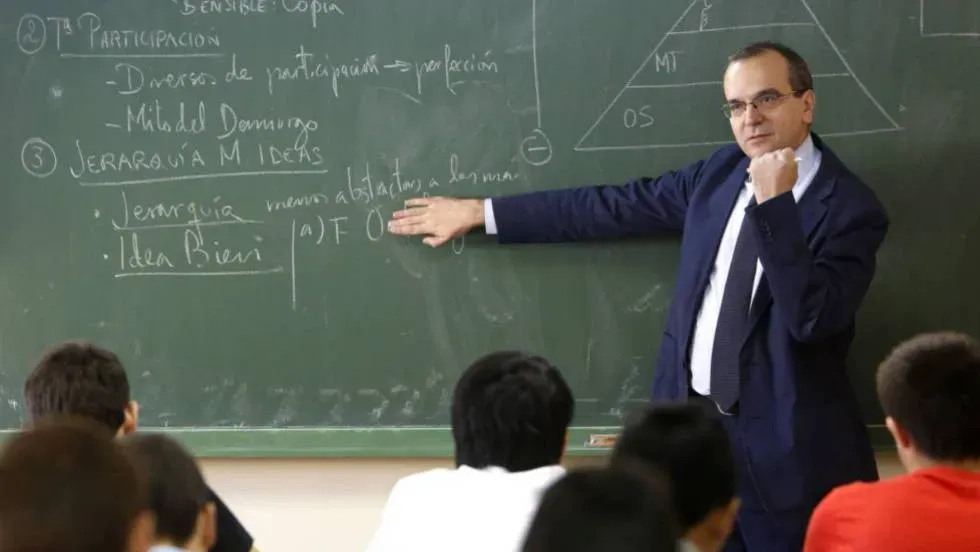 La filosofía nos ayuda a comprender la ciencia