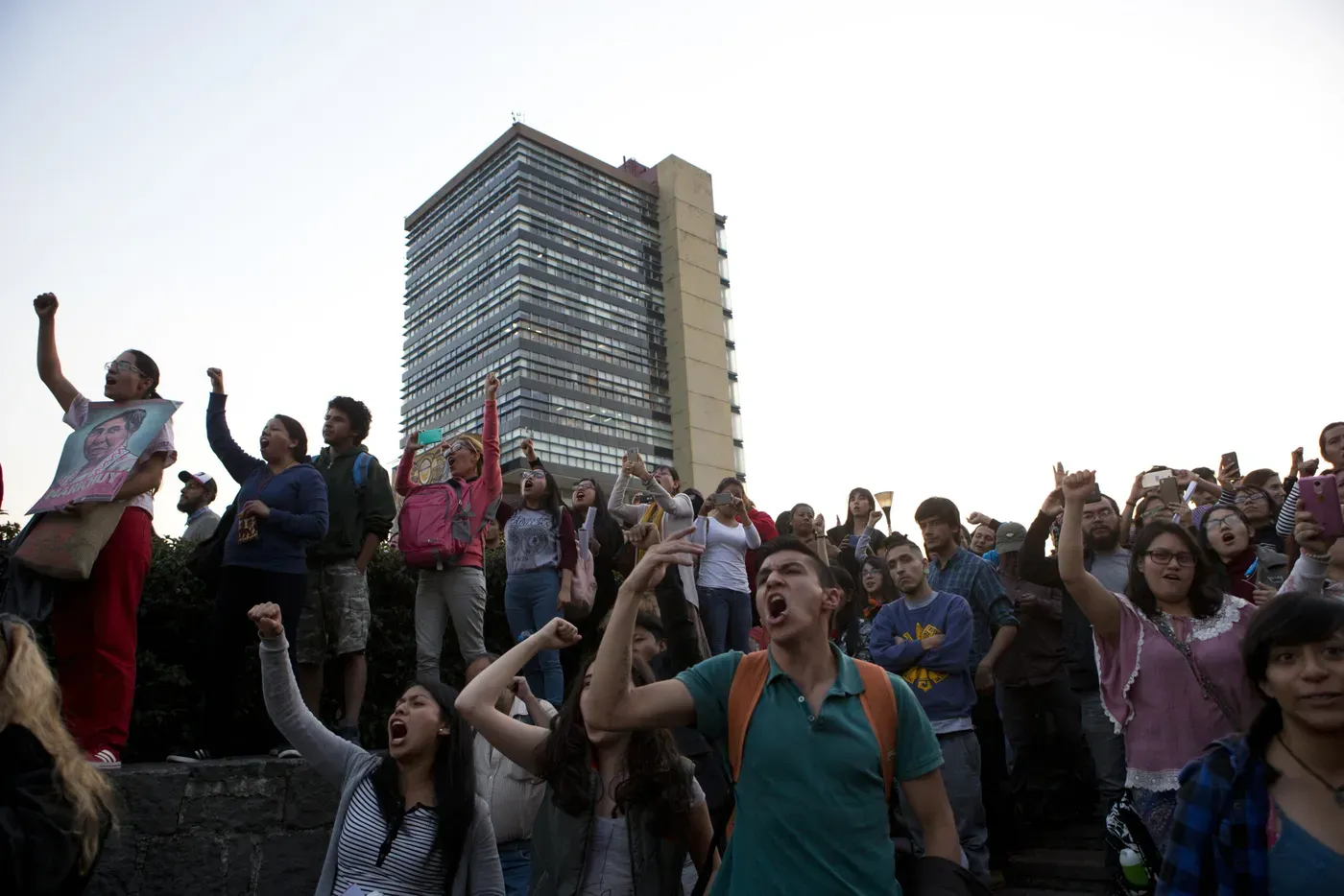 La UNAM en el centro de un encendido debate