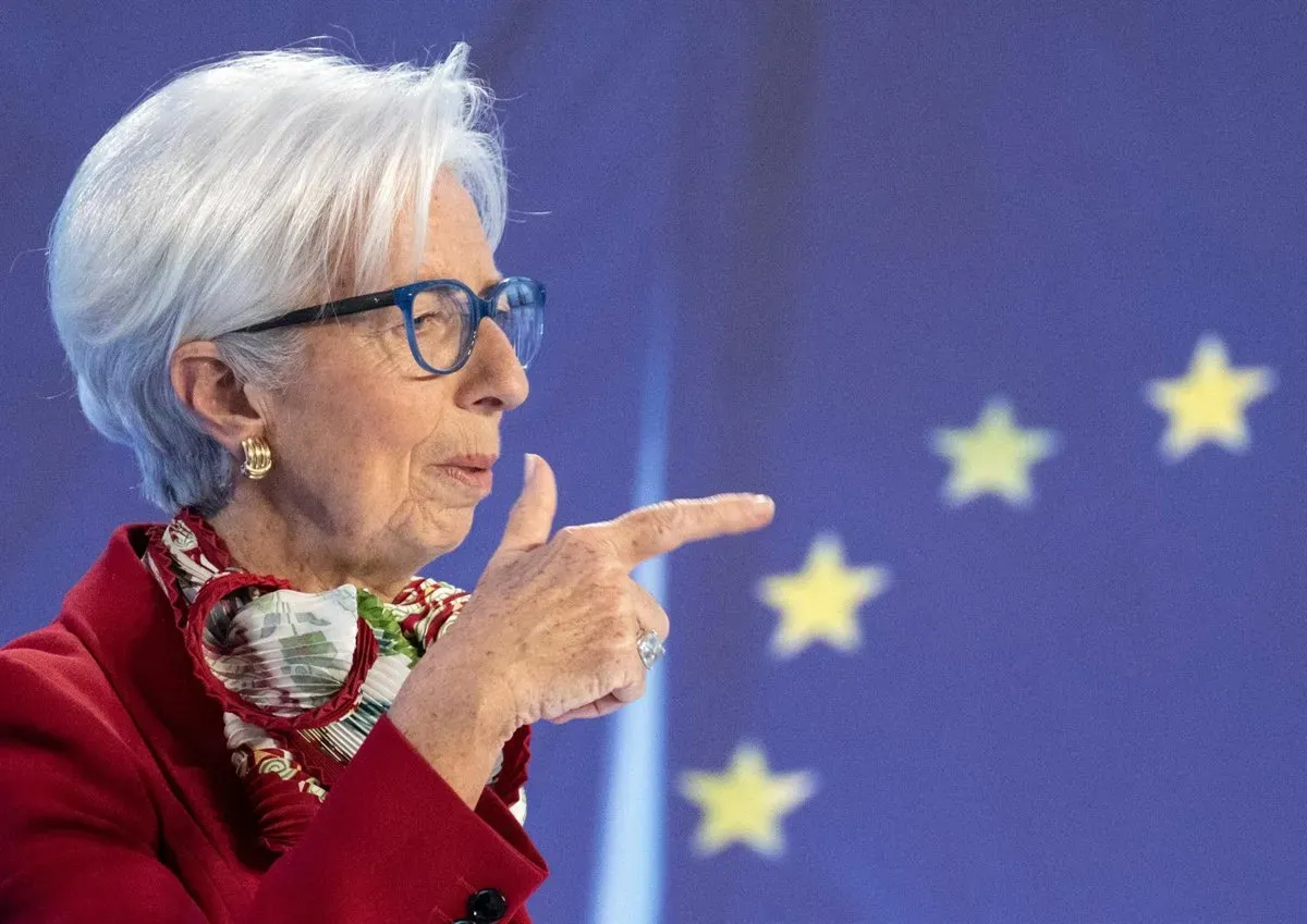 Lagarde considera que la solución para Francia está en casa y aleja una intervención del BCE