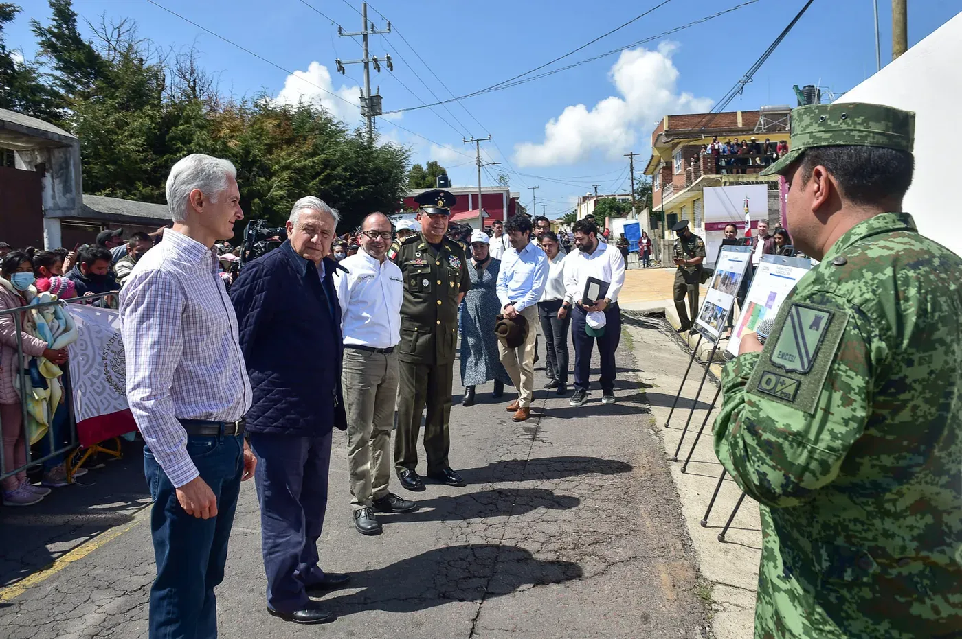 López Obrador llama a buscar relevo generacional, pero avisa: “Faltan dos años y vamos a hacer muchísimo más”