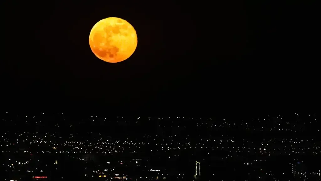 Luna roja: ¿Cómo observarla desde Puebla?