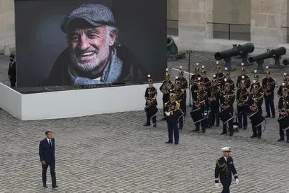 Macron rinde homenaje nacional a Jean-Paul Belmondo