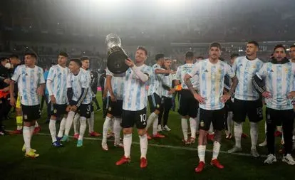 Messi supera a pele