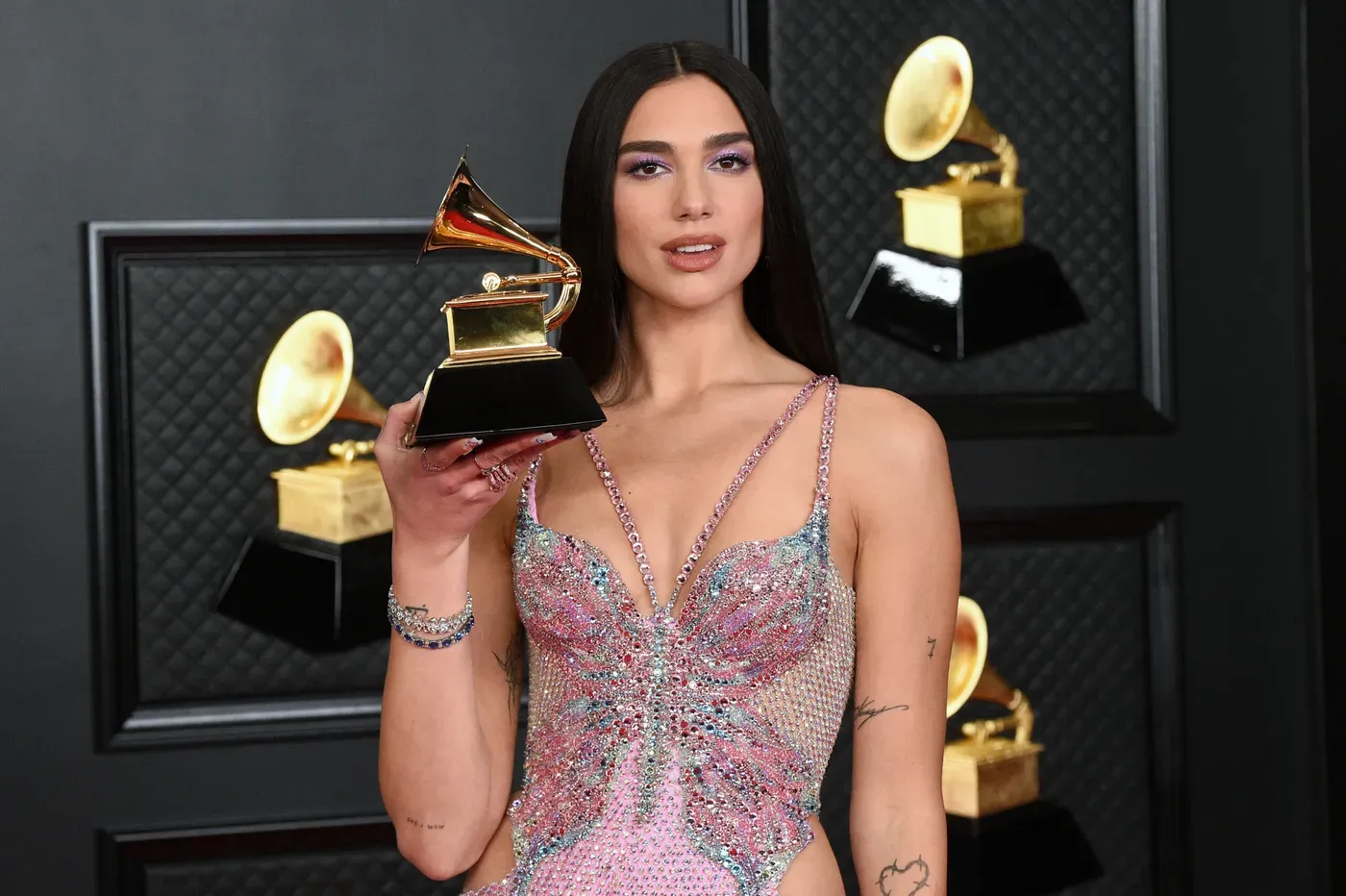 Miguel Bosé acusa a Dua Lipa de plagio