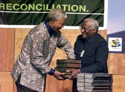 Muere Desmond Tutu, un símbolo de la lucha contra el ‘apartheid’