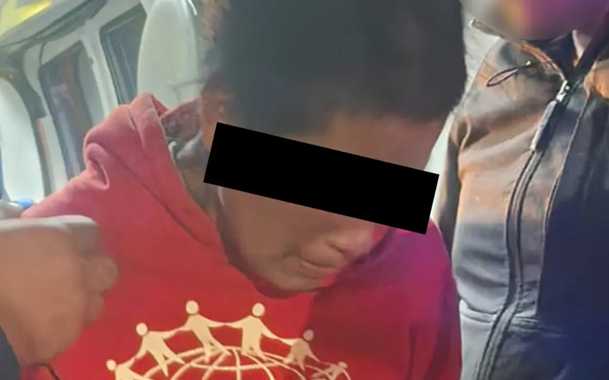 Mujer intimida con cuchillo en Starbucks