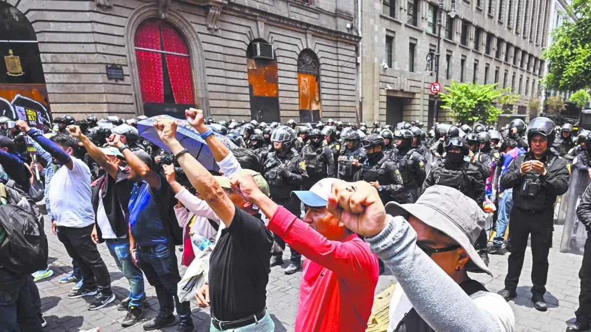 Mundial frena protesta de la CNTE