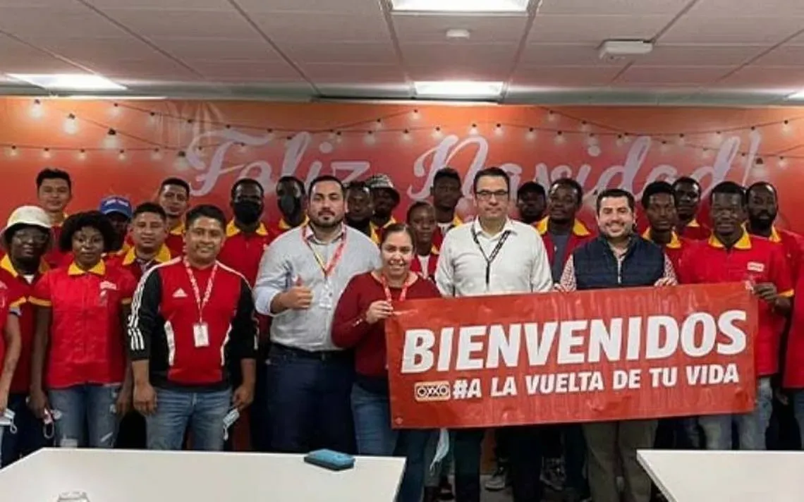 Oxxo dará empleo a migrantes de Haití